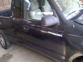 2002 TOYOTA TACOMA, BLACK, SR5, EXTD CAB, 2.4L, AT, 2WD,  Z25013